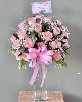 ช่อกุหลาบชมพูสิบแปดดอก