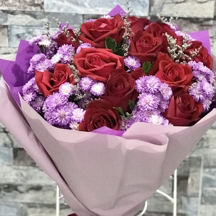 ช่อกุหลาบแดง 12 ดอก