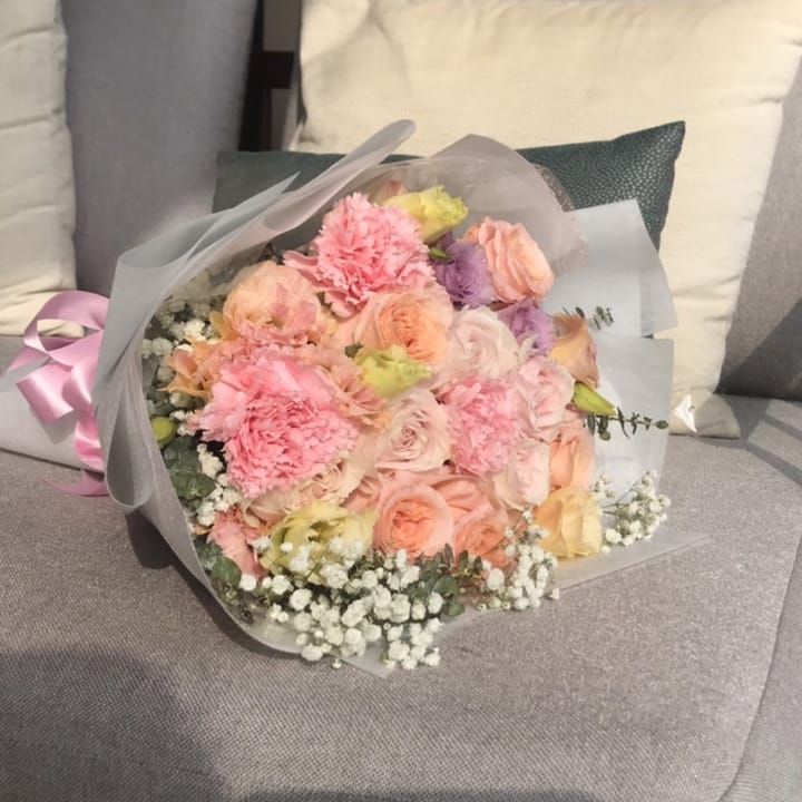 ช่อคาร์เนชั่นชมพูกุหลาบพีช